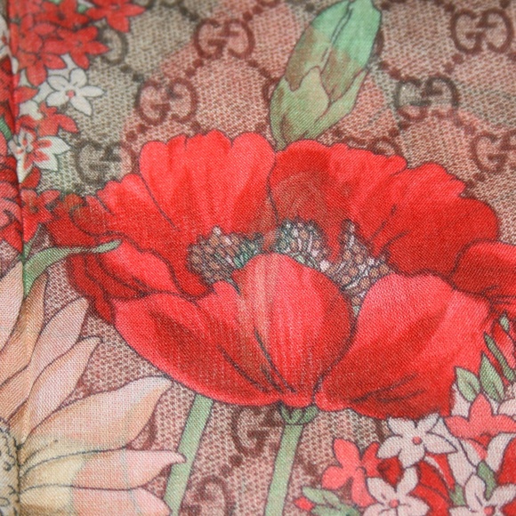 Gucci GG Monogram Spring Flower Bouquet Shawl Scarf - Picture 5 of 8